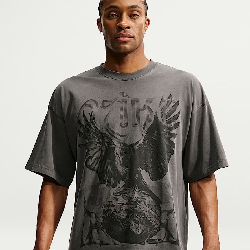 Nike Sportswear T-Shirt. Nike.com